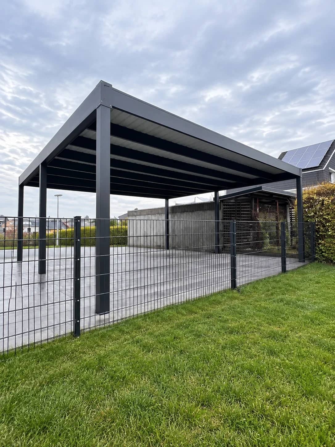 Flachdach-Carport, Referenzprojekt von Beckel Überdachungen