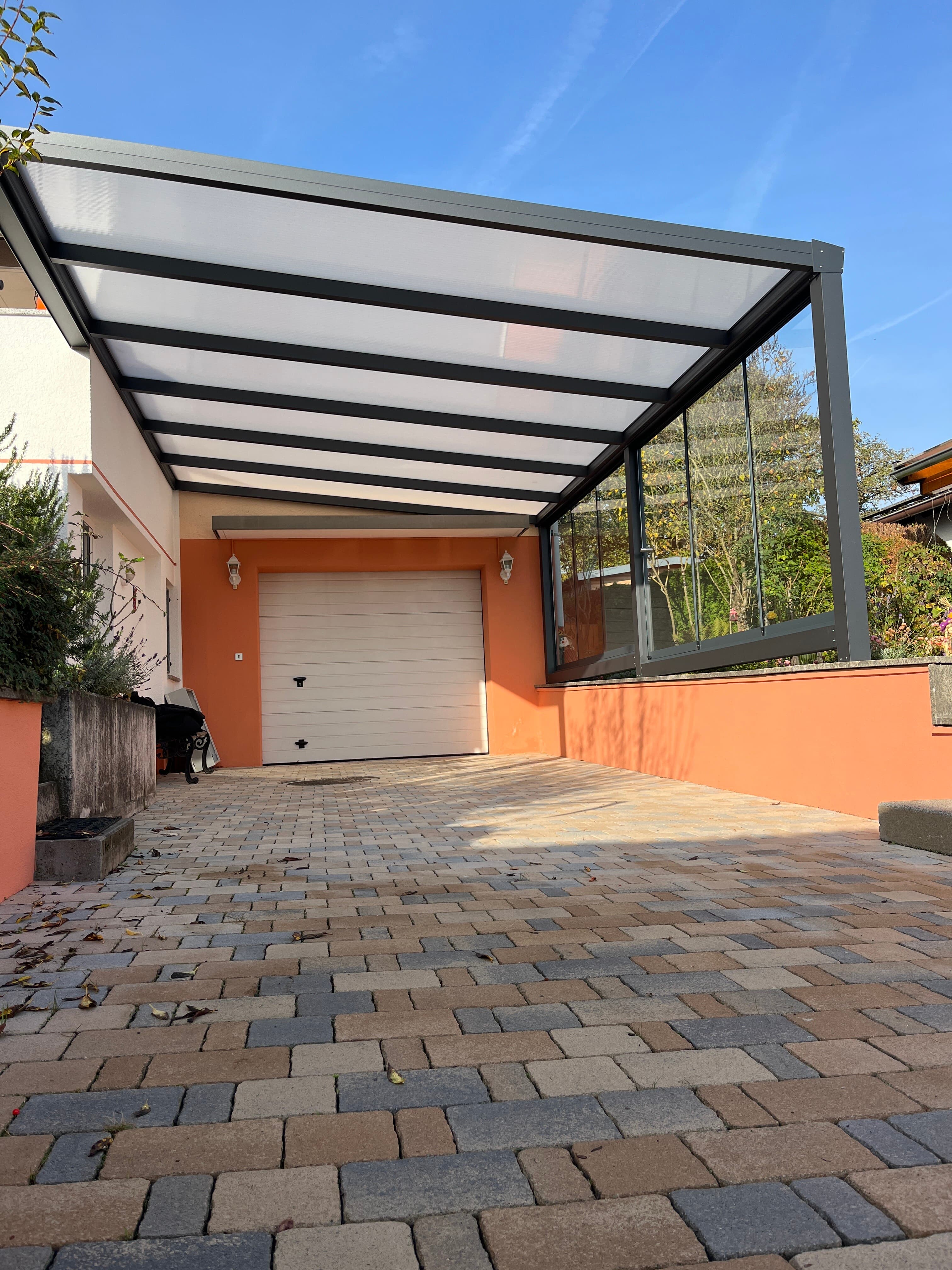 Carports Referenz 1 – Anthrazit-Carport, Wetterau