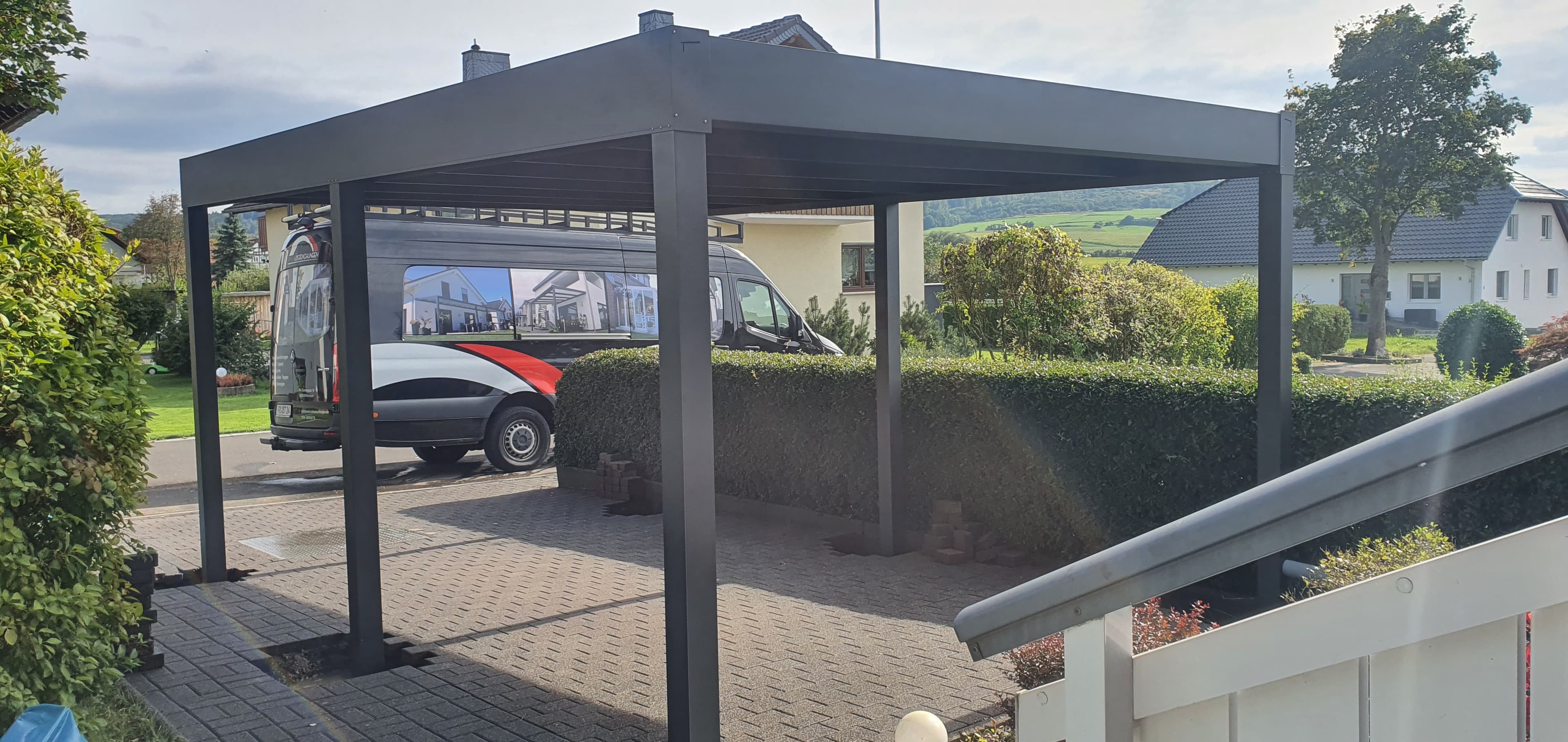 Flachdach-Carport aus Aluminium Referenz 3 – Anthrazit, Wetterau