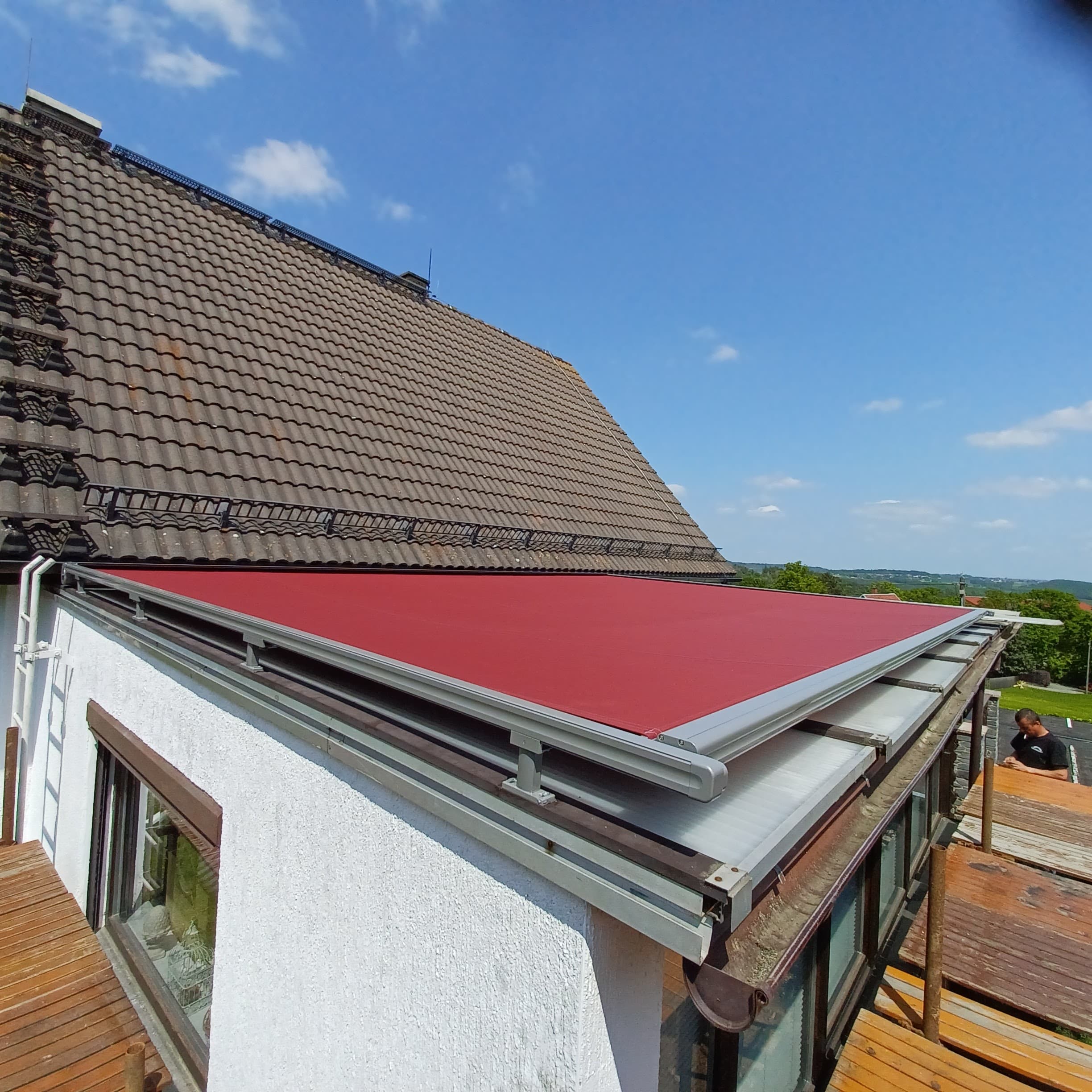 Senkrechtmarkise (ZIP) als Wind- und Sichtschutz Referenz 8 – Anthrazit, Wetterau