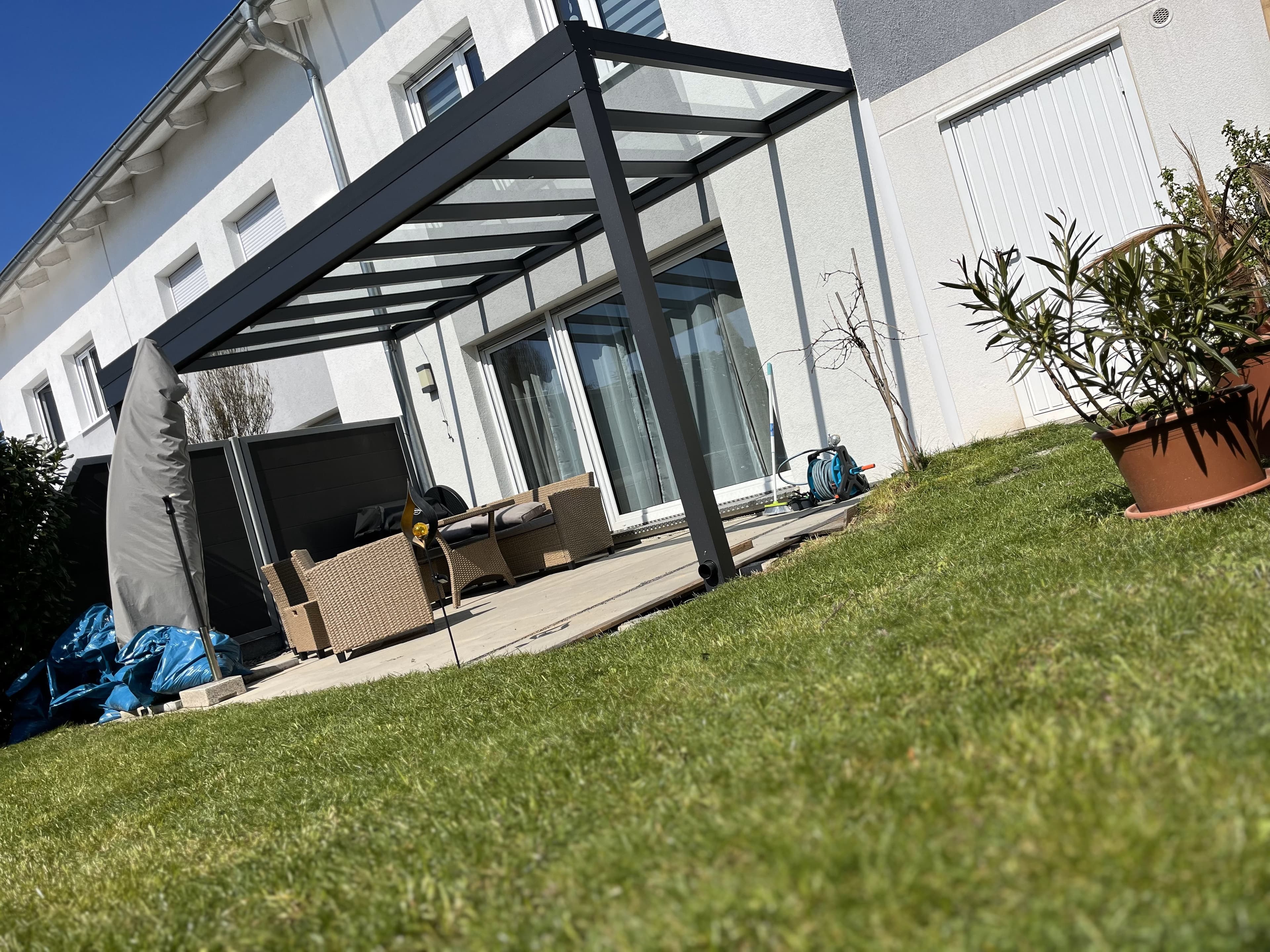 Terrassenüberdachungen Referenz 7 – Große Spannweite ohne Mittelstütze