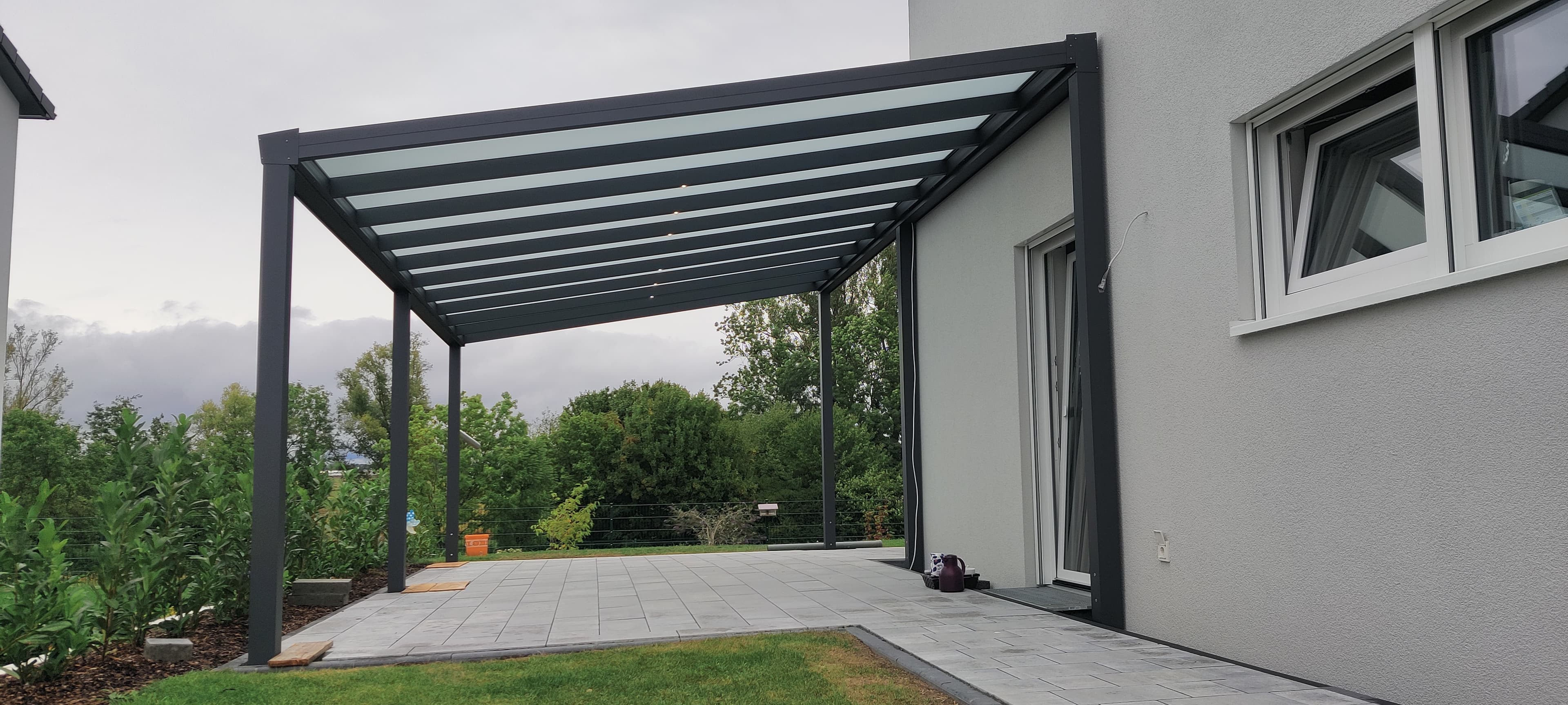 Terrassenüberdachungen Referenz 13 – Terrasse am Hang, Taunus