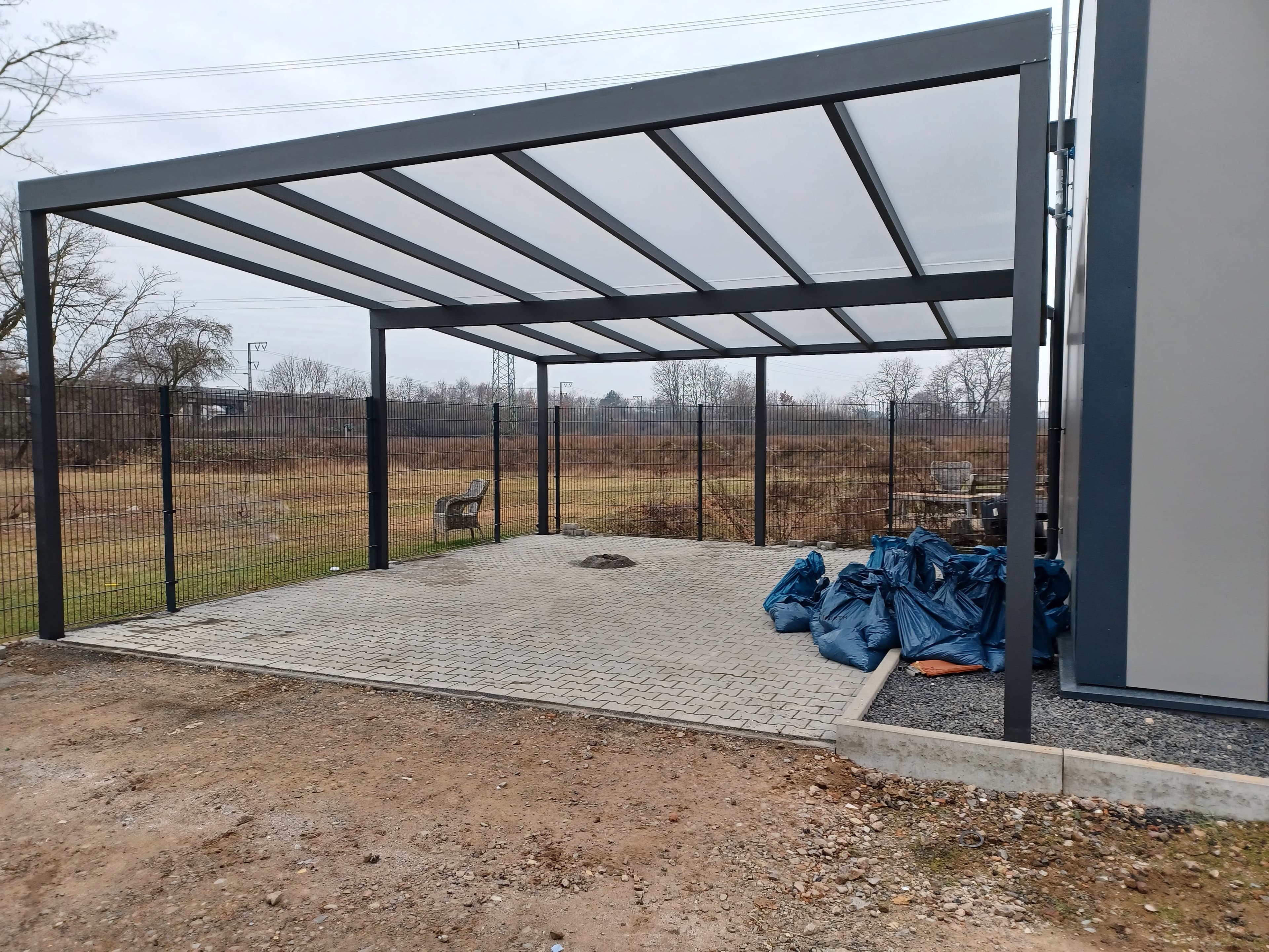 Carports Referenz 6 – Trapezblech-Eindeckung